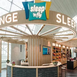 Sleep 'n Fly Sleep Lounge, B-gates Terminal 3 - Transit Only Capsulehotel